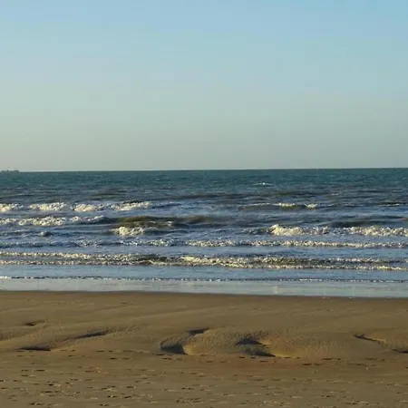 Lägenhet In By Sandy Beaches