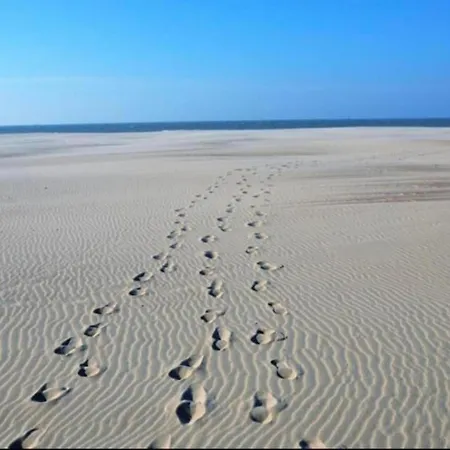 In By Sandy Beaches Apartmán *